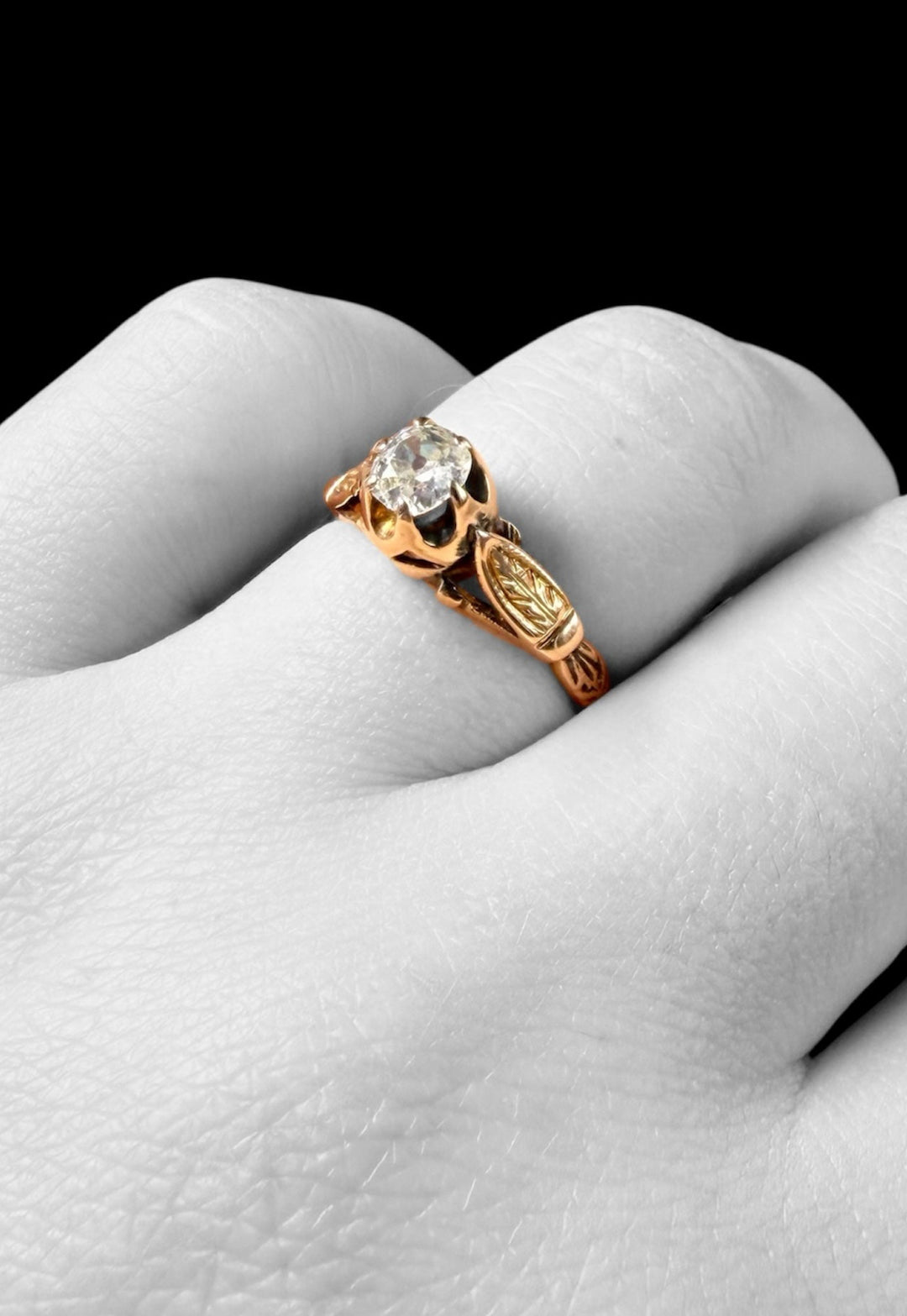 Anello in Oro Giallo con Diamante – Anni Trenta