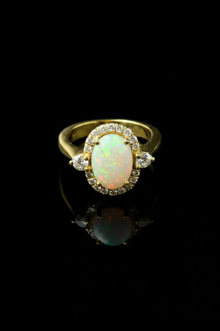 Anello con Opale Arlecchino e Diamanti