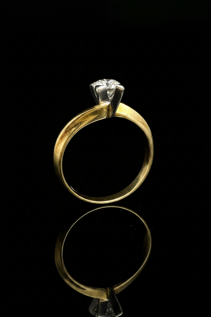 Anello solitario Salvini con Diamante da 0,40 ct.