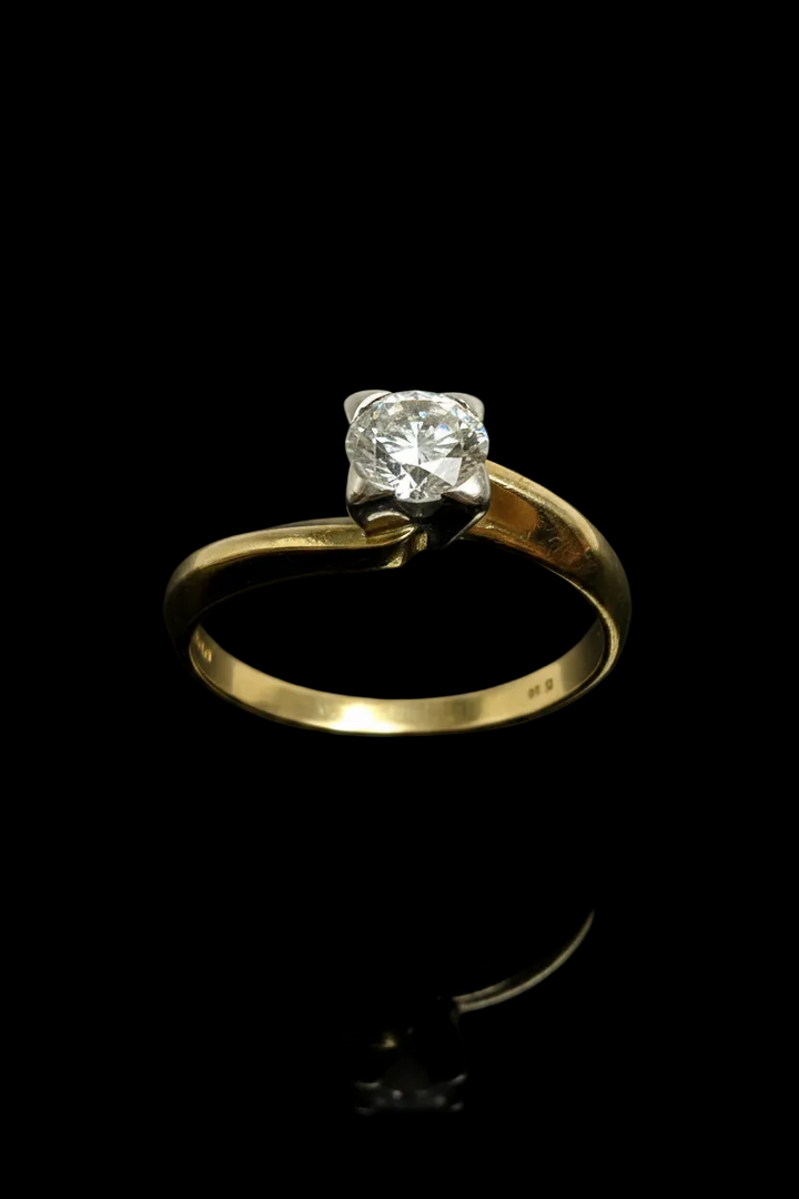 Anello solitario Salvini con Diamante da 0,40 ct.
