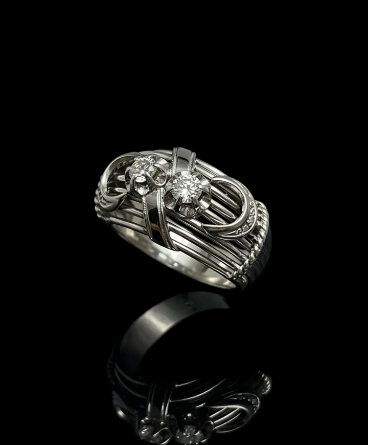Anello Bombato "Mille Fili", con diamanti.