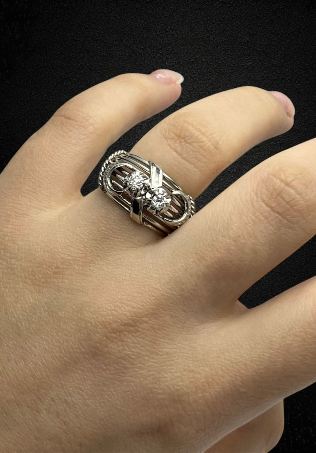 Anello Bombato "Mille Fili", con diamanti.