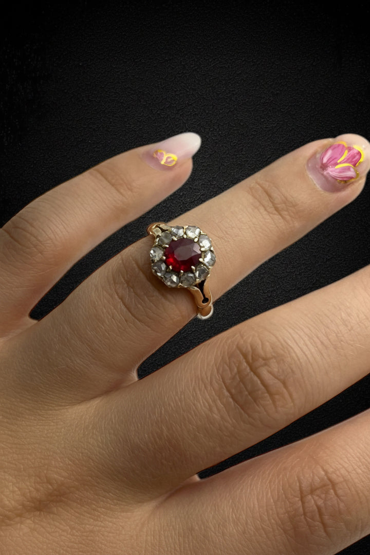 Anello Austro-Ungarico con Rubino e Diamanti