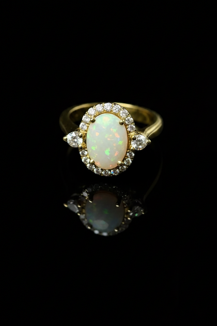 Anello con Opale Arlecchino e Diamanti