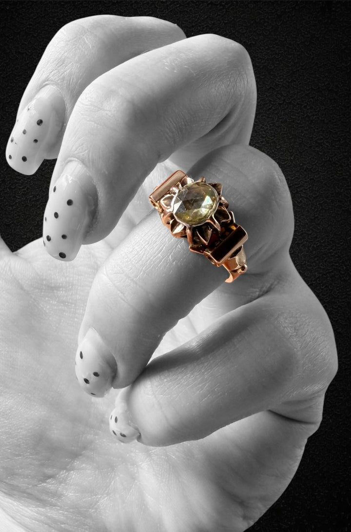 Solitario Anni '20 con Diamante Fancy