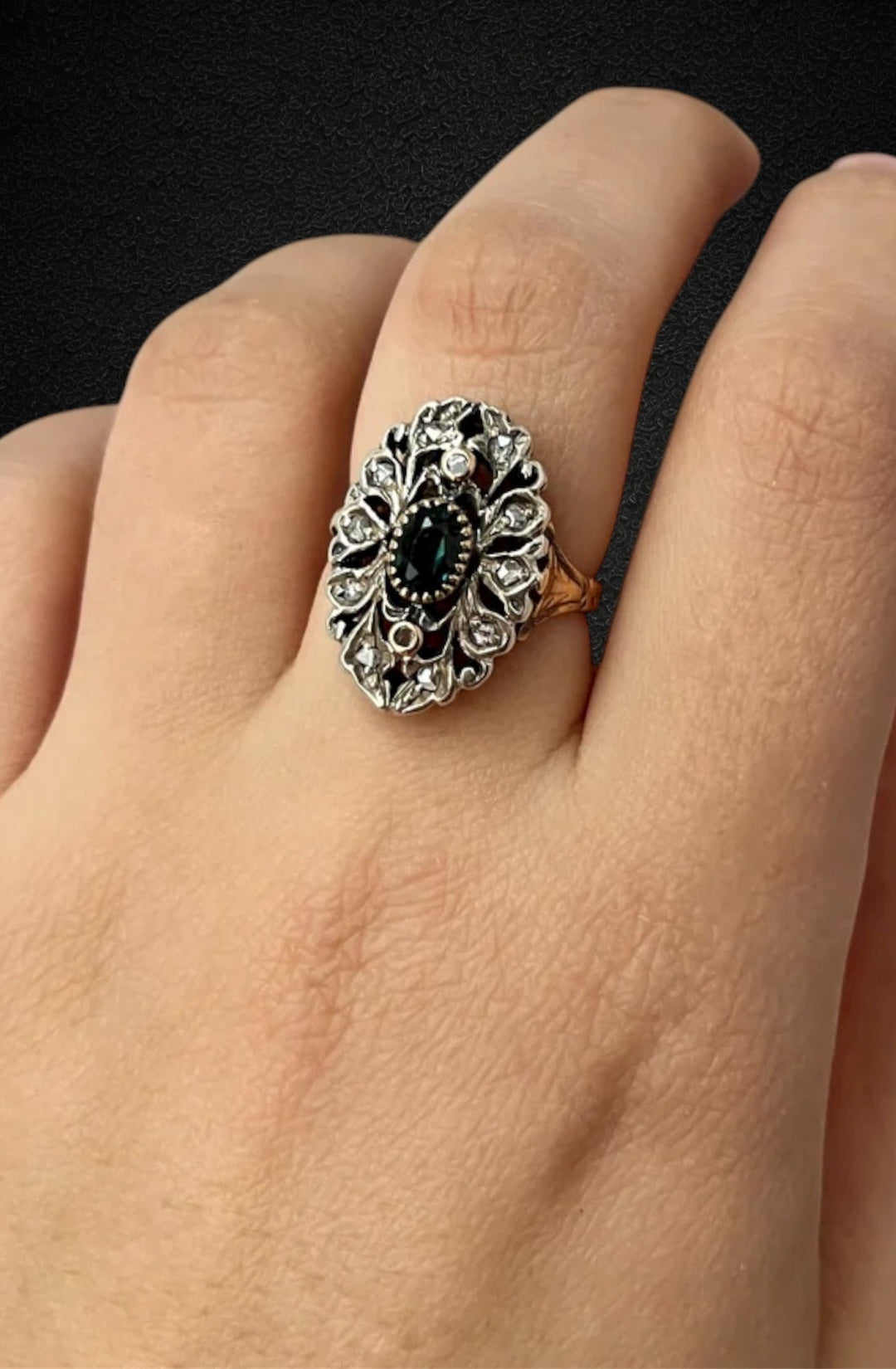 Anello in Stile Barocco con Peridot e Diamanti
