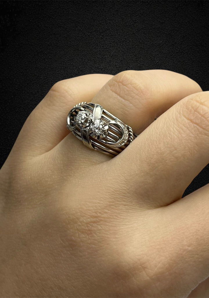 Anello Bombato "Mille Fili", con diamanti.