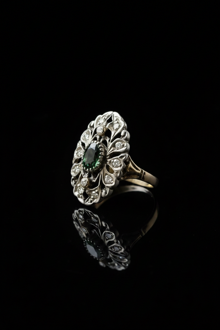 Anello in Stile Barocco con Peridot e Diamanti