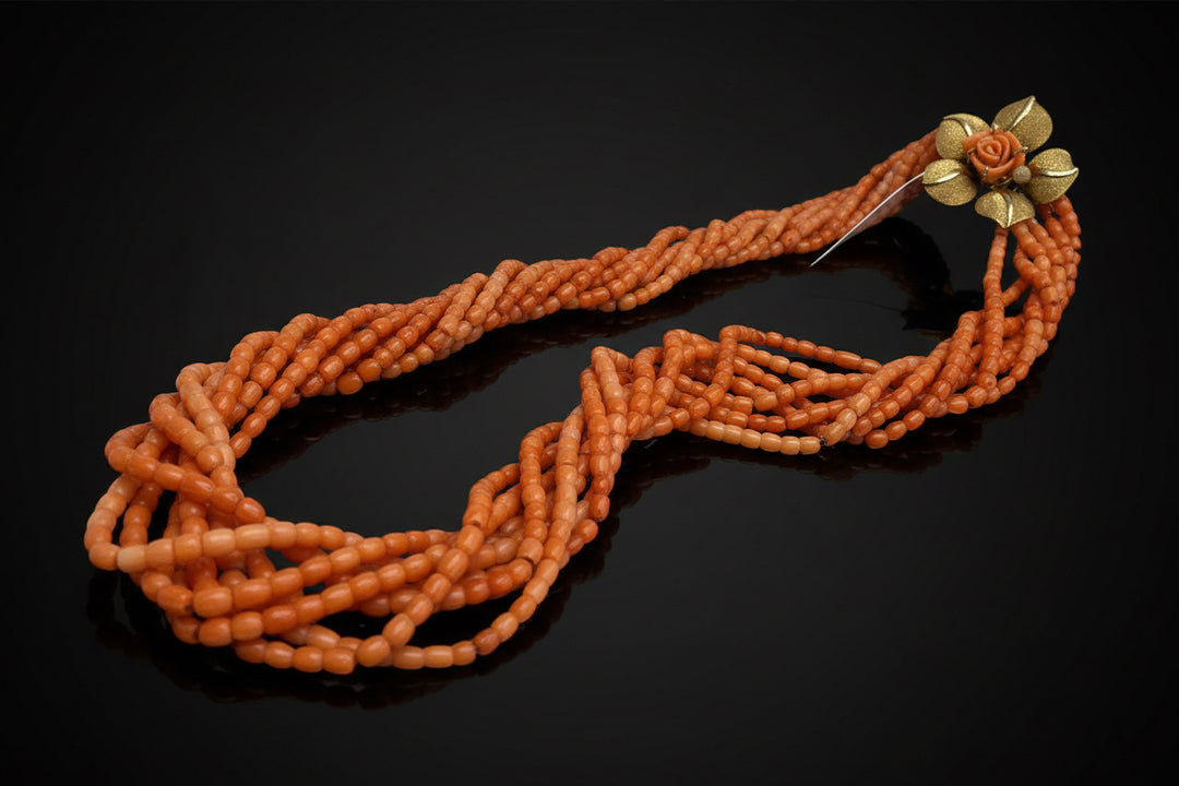 Collana in Corallo con Fiore Dorato