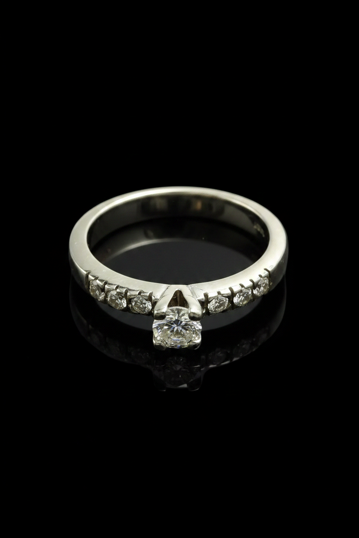 Anello in Oro Bianco e Diamanti di Biandrate Gioielli