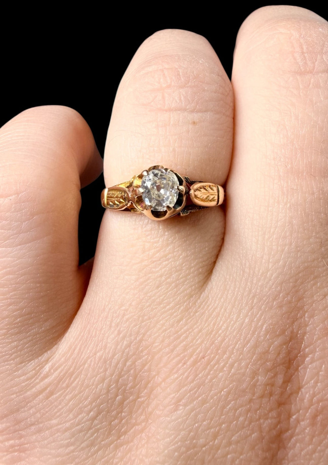 Anello in Oro Giallo con Diamante – Anni Trenta