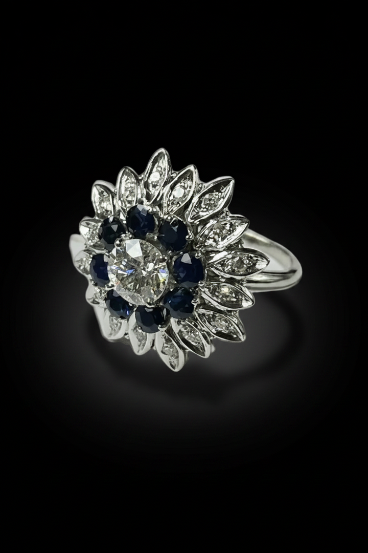 Anello a Fiore Stellato con Zaffiri e Diamanti