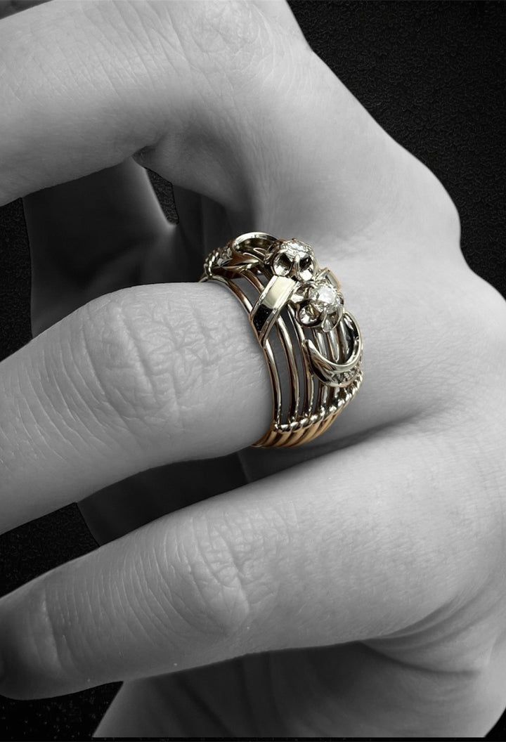 Anello Bombato "Mille Fili", con diamanti.