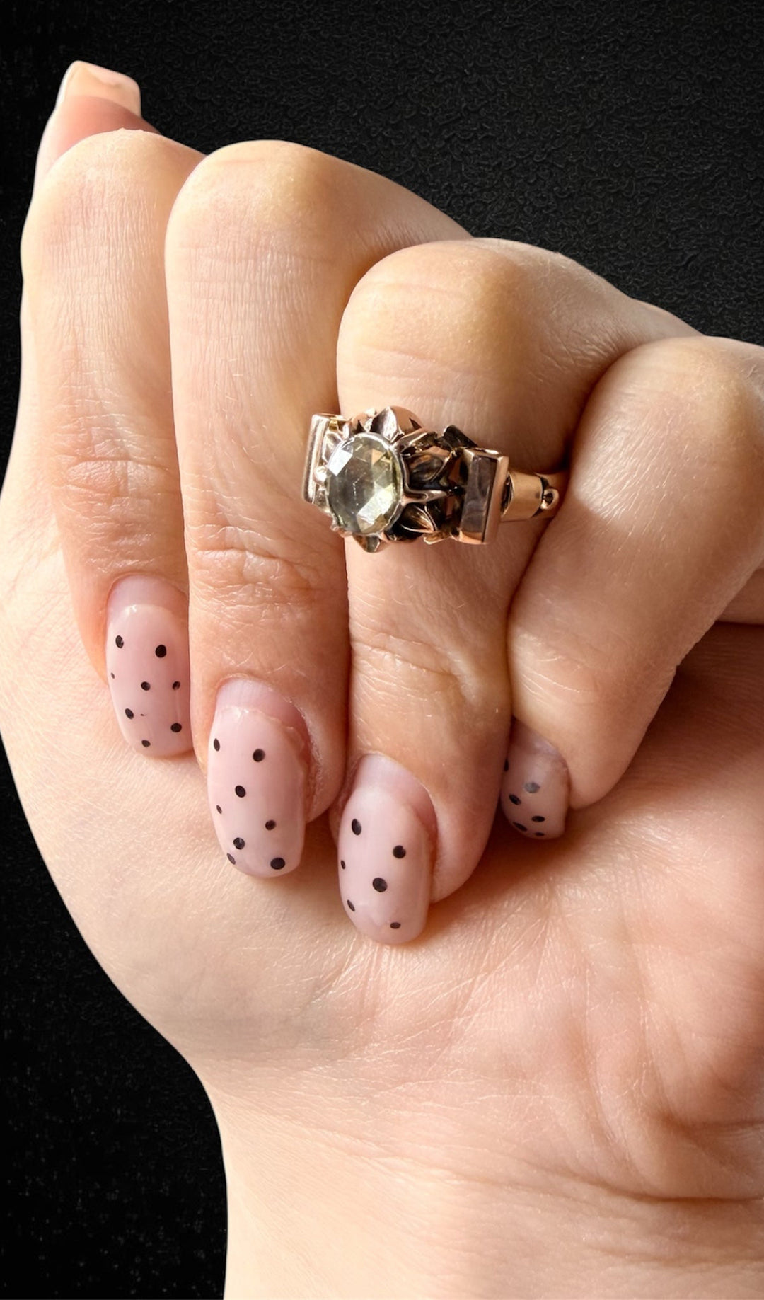 Solitario Anni '20 con Diamante Fancy
