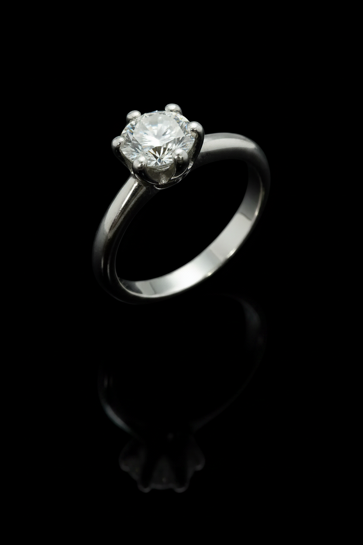 Solitario in Oro Bianco con Diamante da ct. 0,80