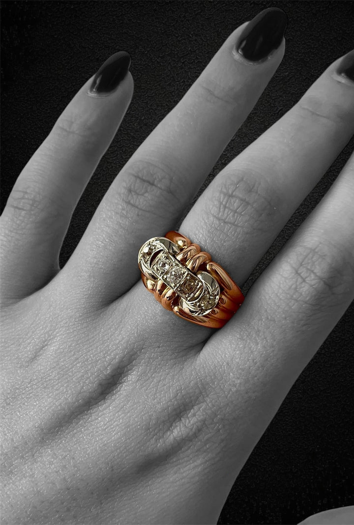 Anello a Fascia con Diamanti in Stile Art Déco