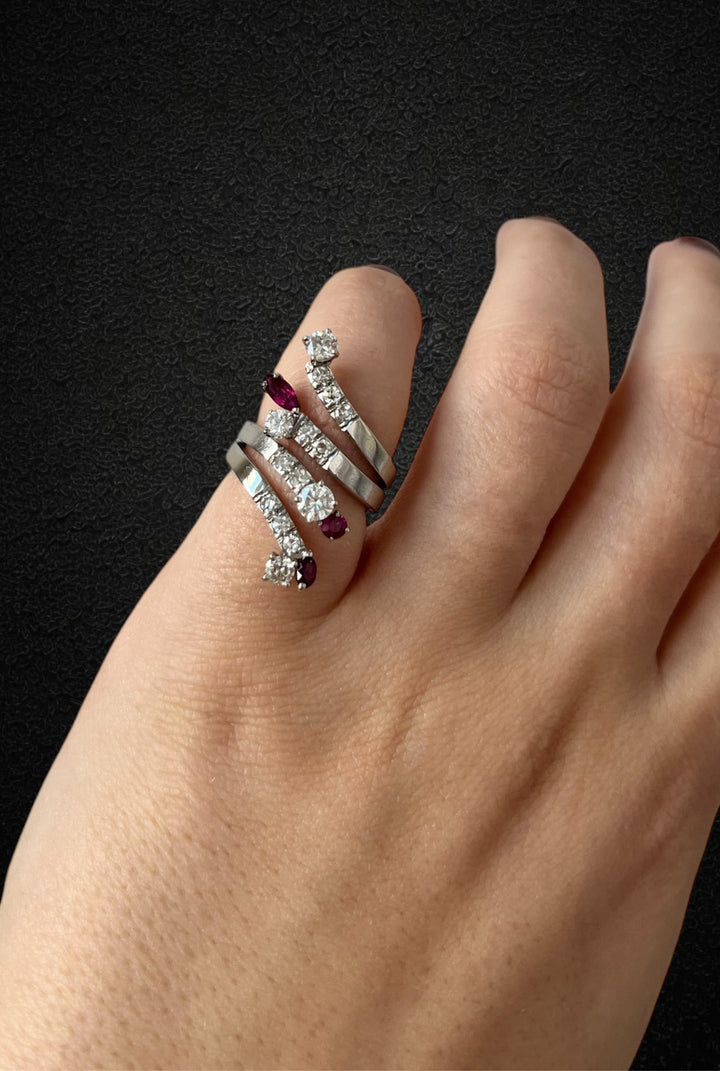 Anello a Serpente Stilizzato