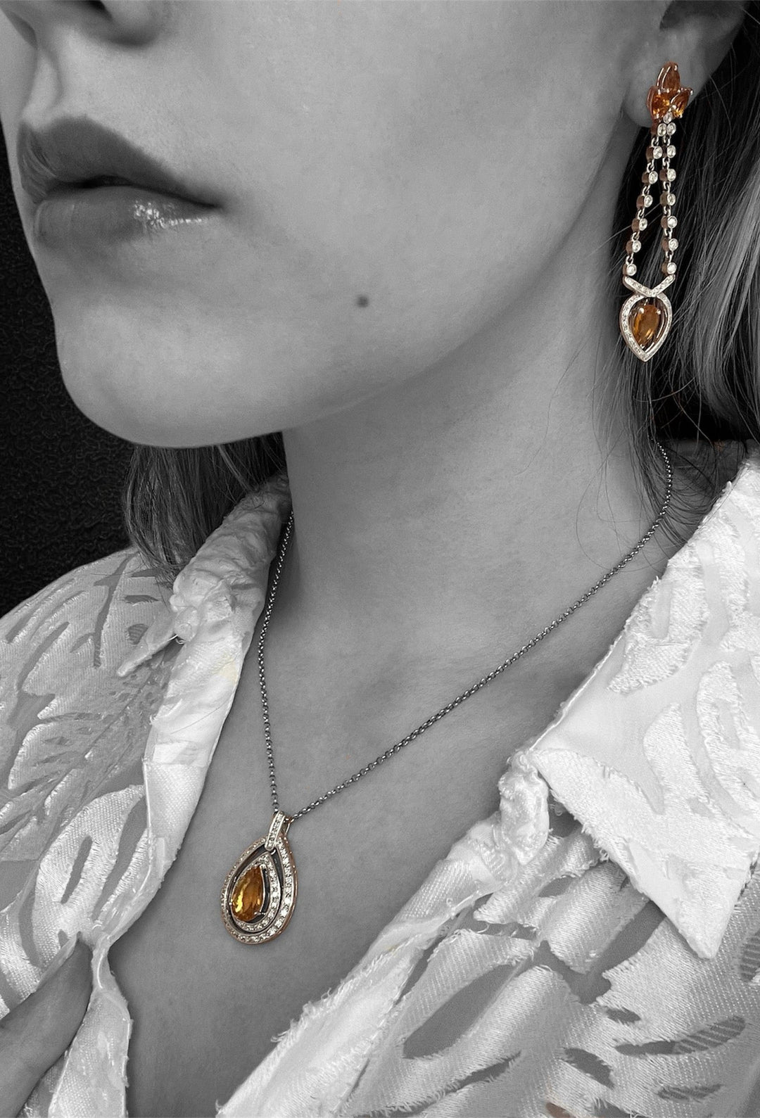 Collier con Ciondolo di Alta Gioielleria Italiana, con Topazi e Diamanti