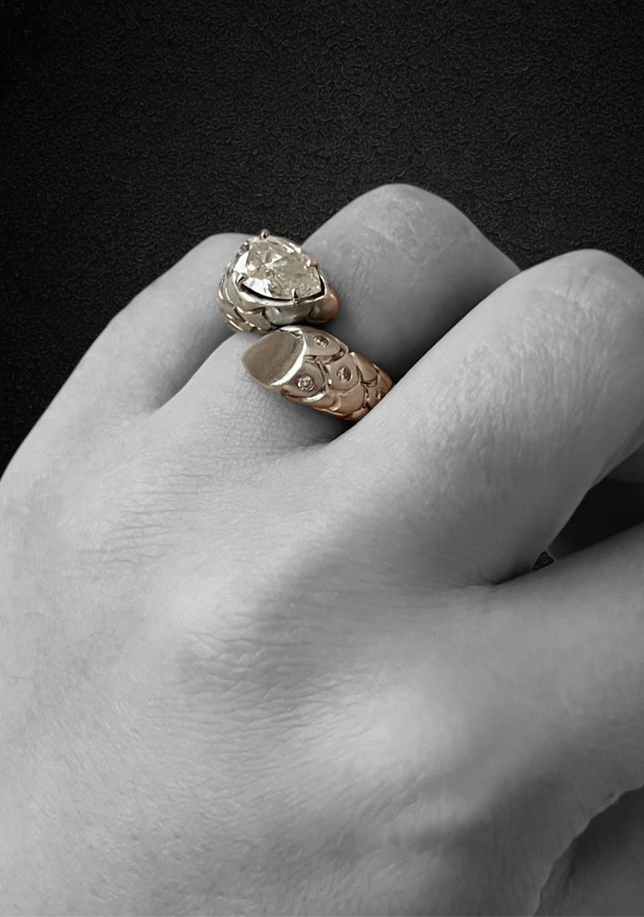 Anello Serpente con Diamanti, Janesich
