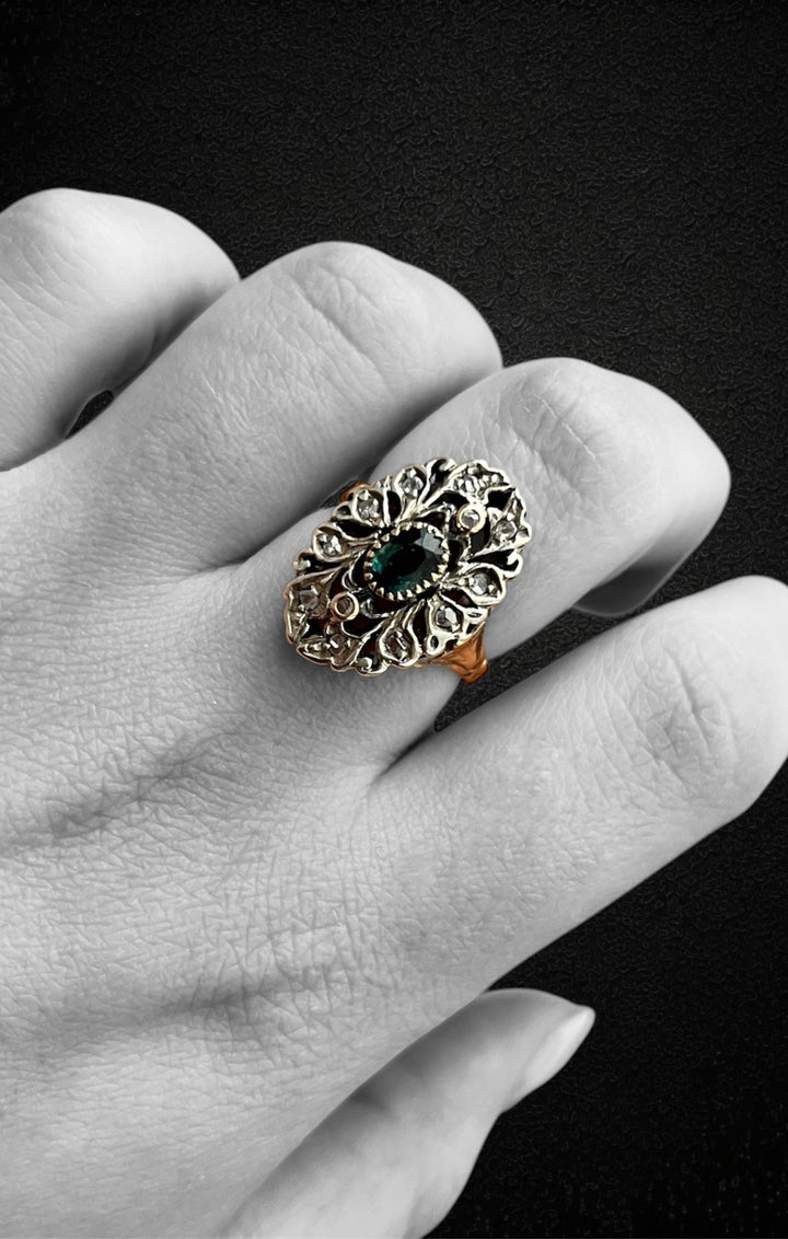 Anello in Stile Barocco con Peridot e Diamanti