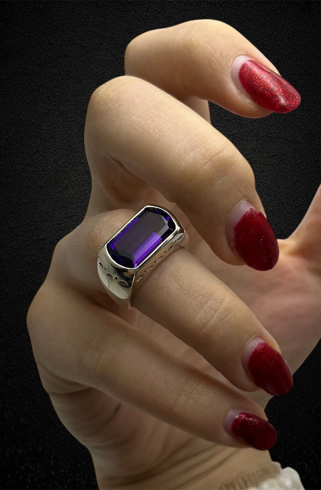 Anello Moderno con Ametista
