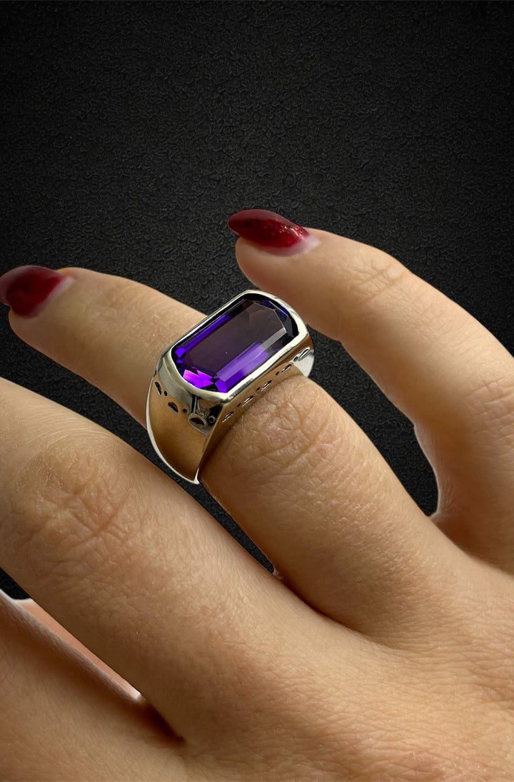 Anello Moderno con Ametista