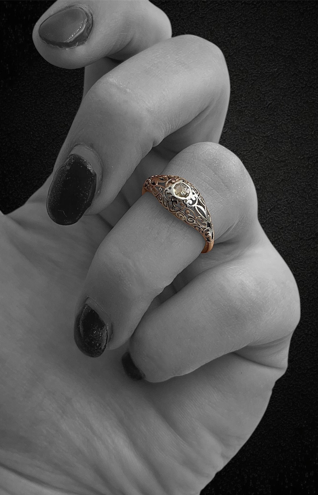 Anello Liberty con Trama Traforata