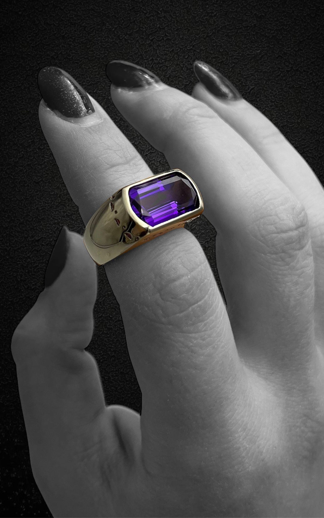 Anello Moderno con Ametista