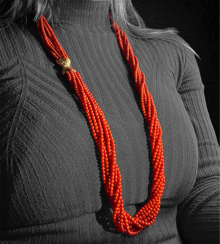 Lunga Collana Multifilo in Corallo Rosso