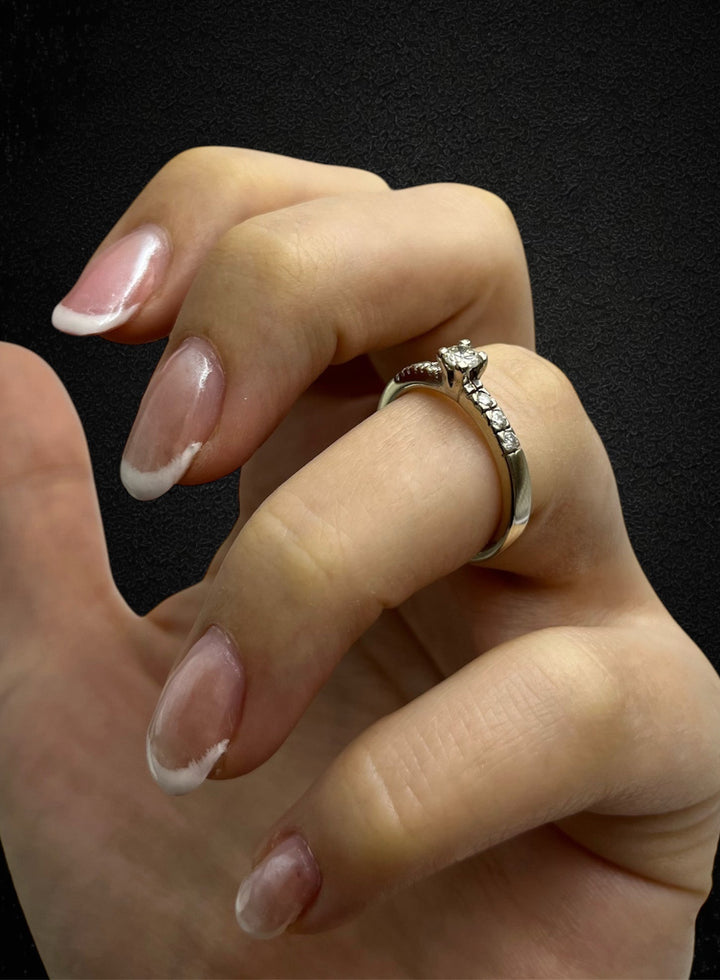 Anello in Oro Bianco e Diamanti di Biandrate Gioielli