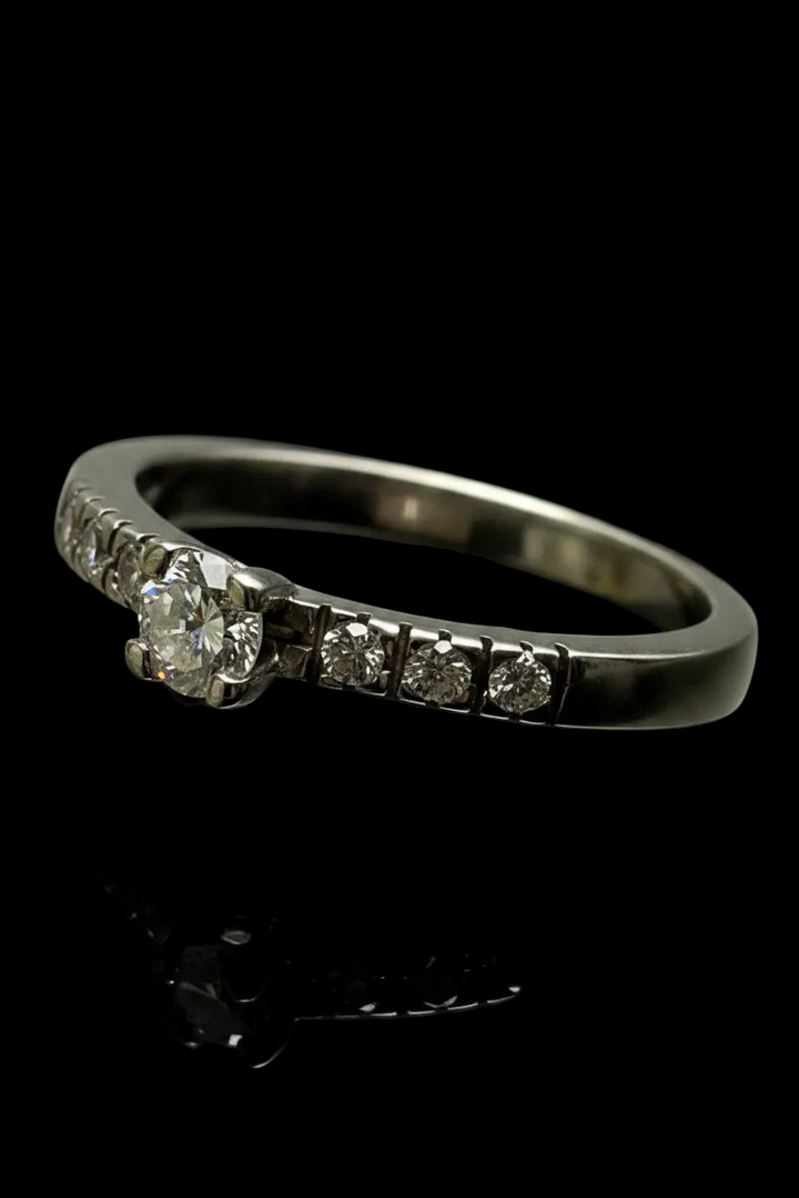 Anello in Oro Bianco e Diamanti di Biandrate Gioielli