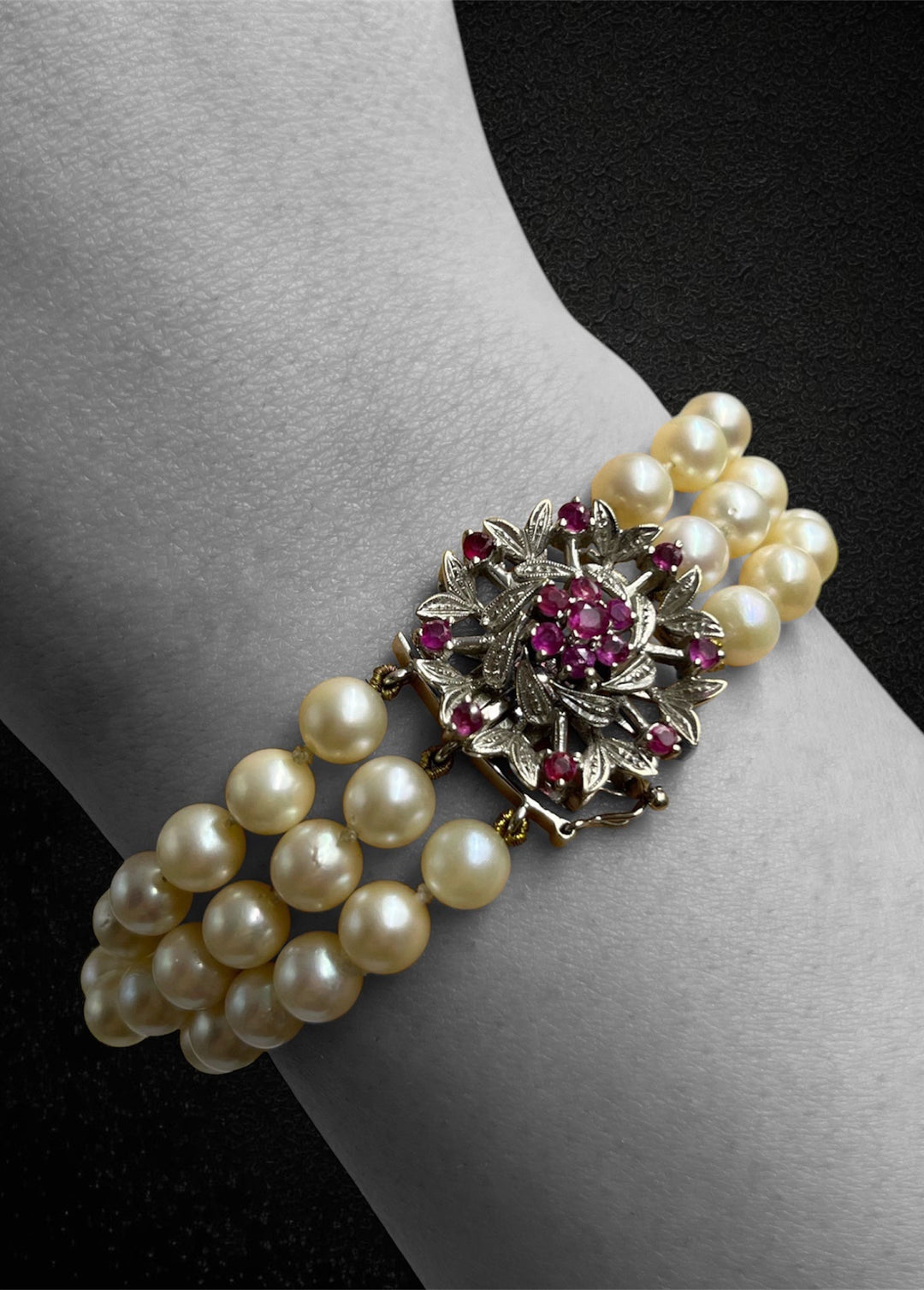 Bracciale Novecentesco a Tre Fili di Perle
