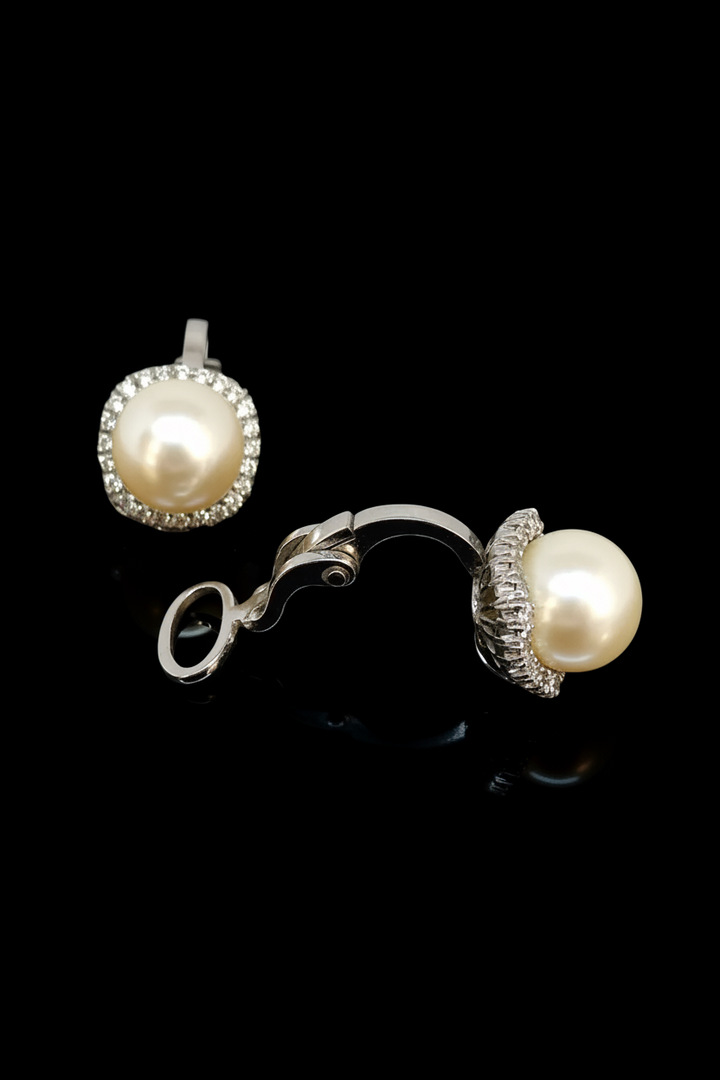 Orecchini con Perla Naturale e Diamanti