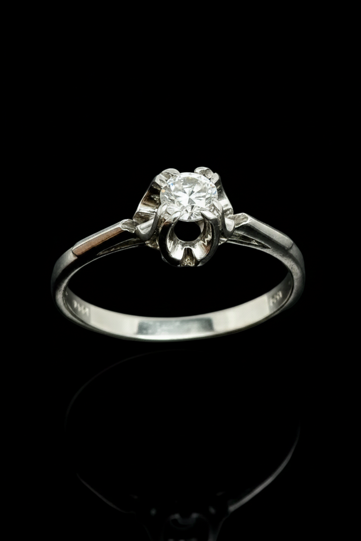 Anello con Solitario di Diamante, ct. 0,17