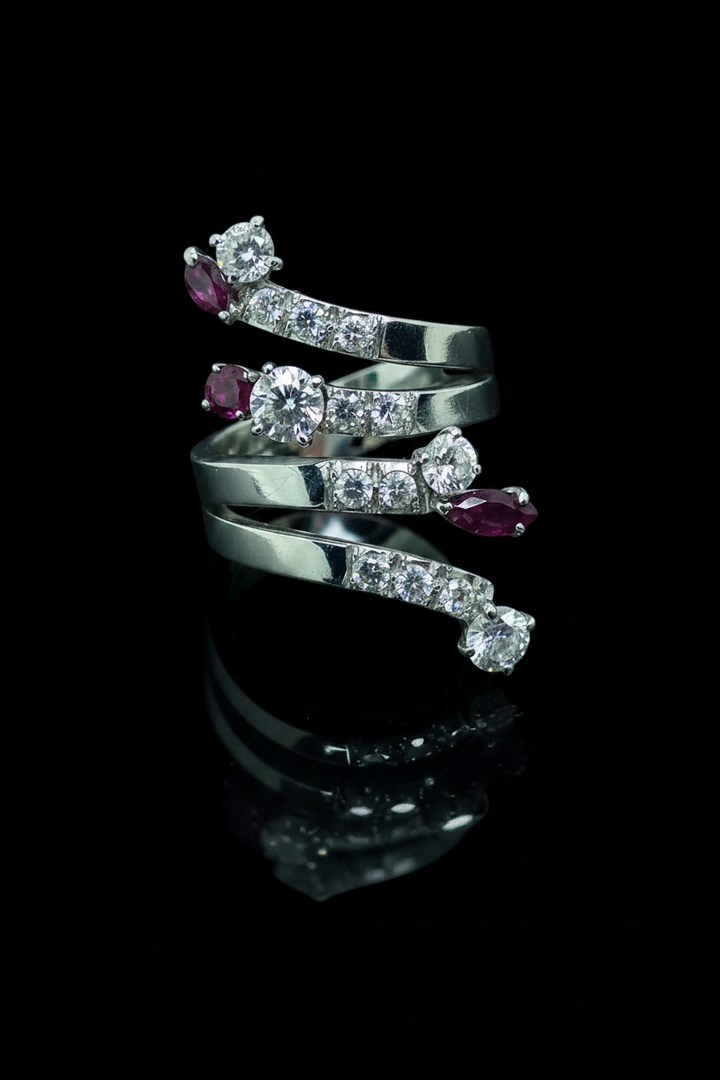 Anello a Serpente Stilizzato
