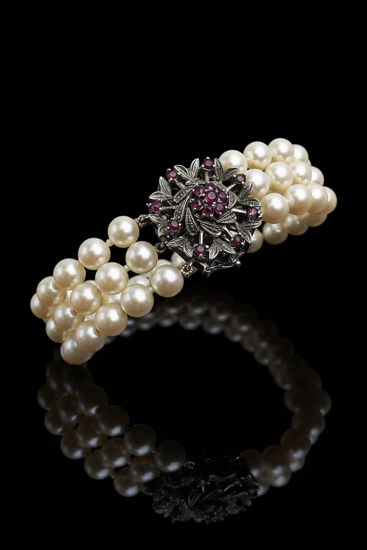 Bracciale Novecentesco a Tre Fili di Perle